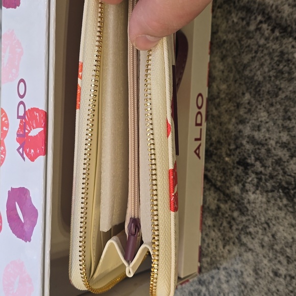 RESERVED Aldo Lipstick Print Wallet In Gift Box - Picture 2 of 3